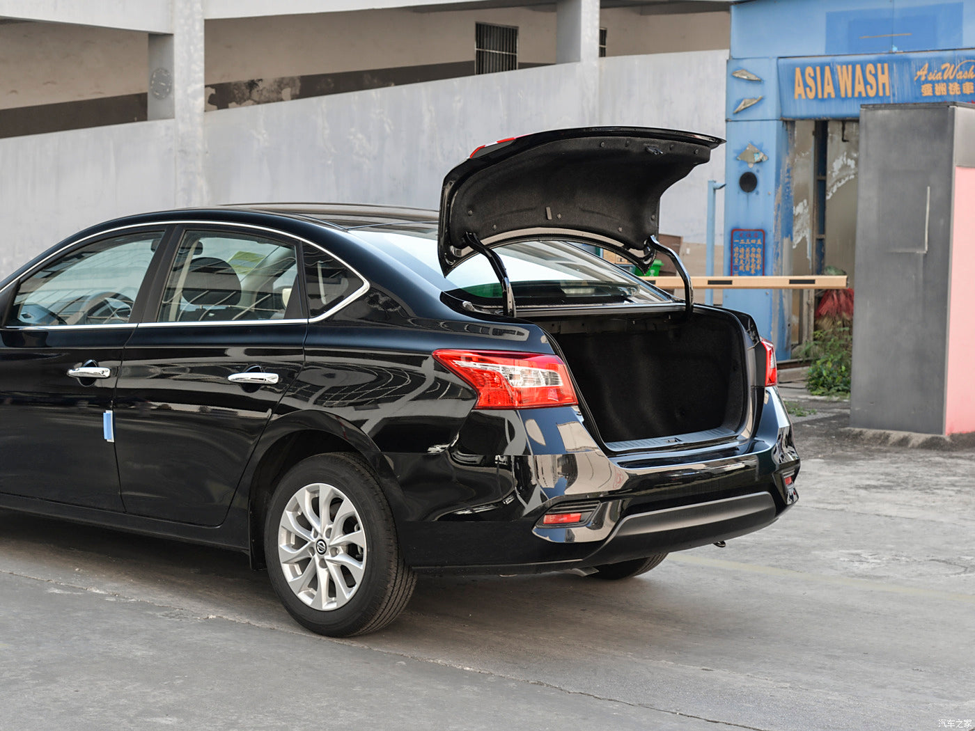 Nissan Sylphy - Gas